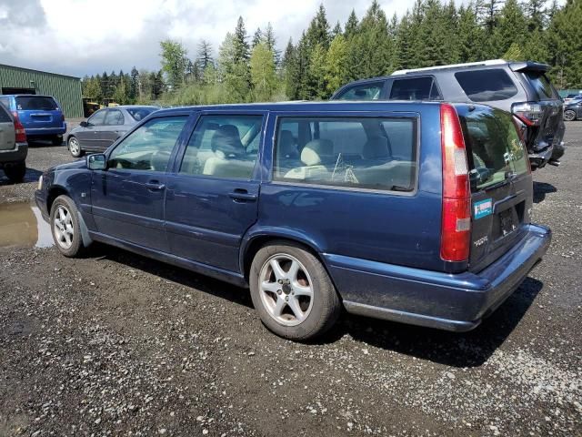 2000 Volvo V70 Base