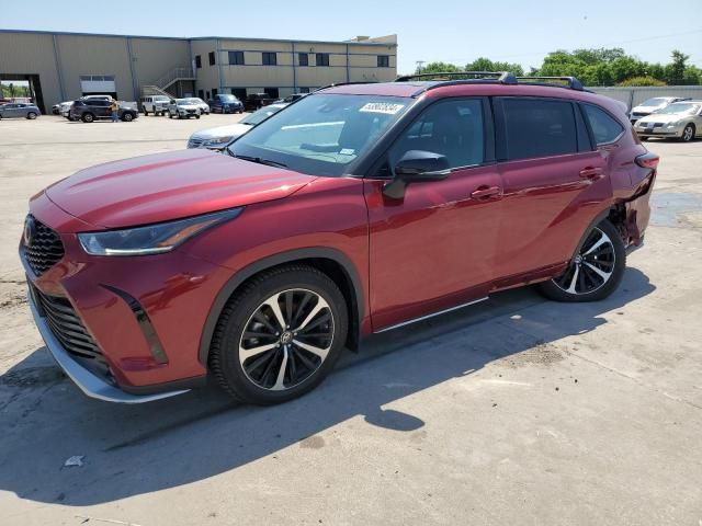 2022 Toyota Highlander XSE