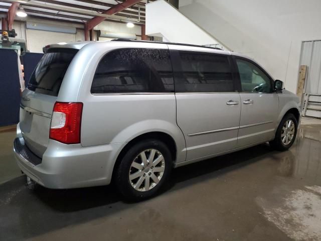 2012 Chrysler Town & Country Touring L