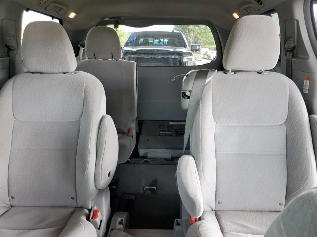 2015 Toyota Sienna LE