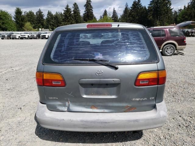 1999 Toyota Sienna CE