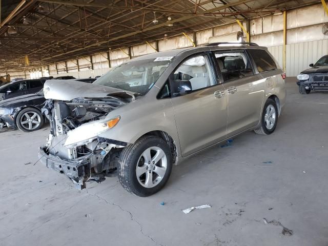 2015 Toyota Sienna LE