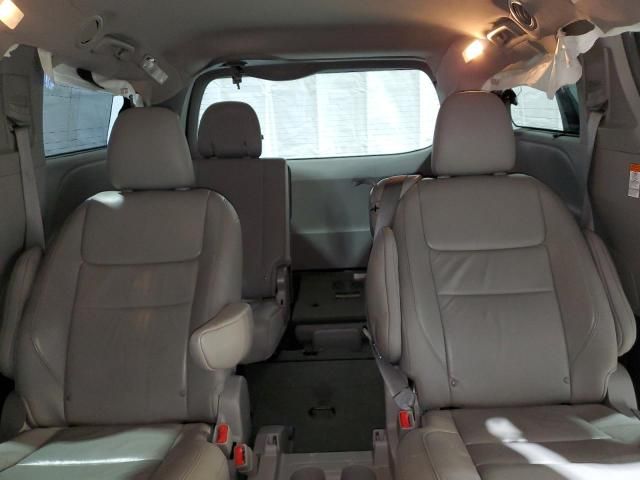 2016 Toyota Sienna XLE