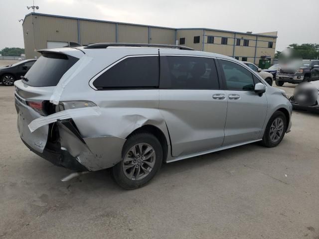 2021 Toyota Sienna LE