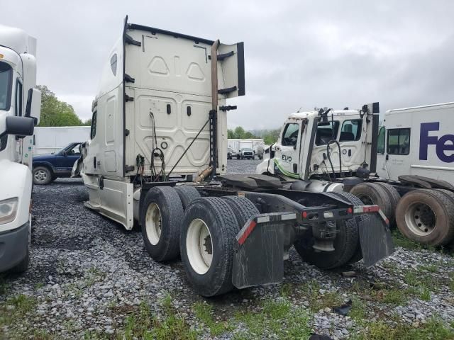 2020 Freightliner Cascadia 126