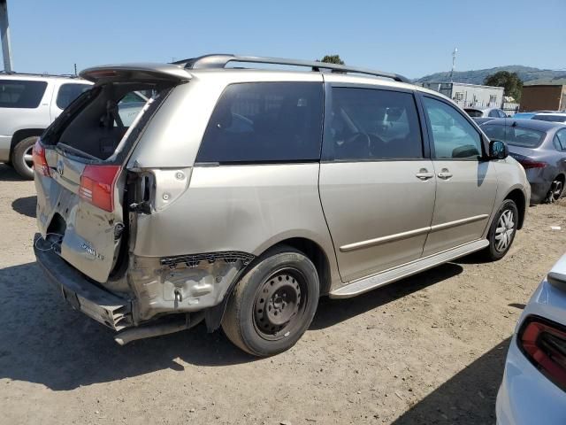 2004 Toyota Sienna CE