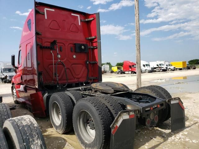 2019 Freightliner Cascadia 126