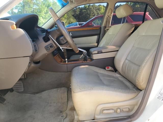 2001 Infiniti Q45 Base