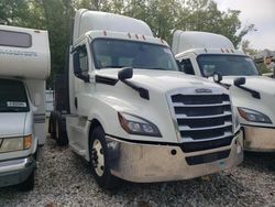 Camiones salvage sin ofertas aún a la venta en subasta: 2020 Freightliner Cascadia 126