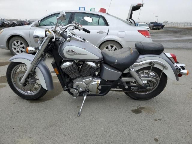 2001 Honda VT750 CD2