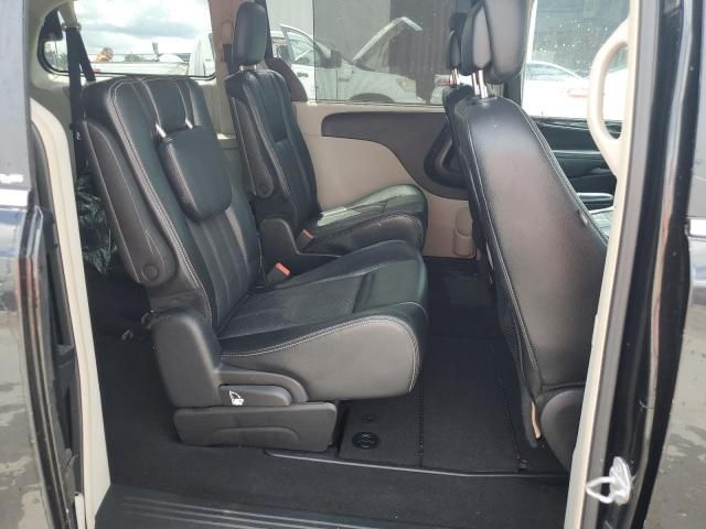 2013 Chrysler Town & Country Touring L