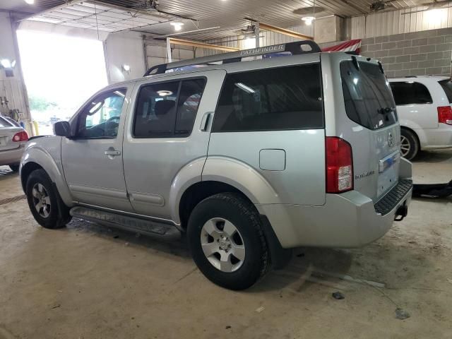 2005 Nissan Pathfinder LE