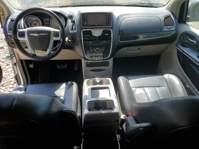 2012 Chrysler Town & Country Touring L