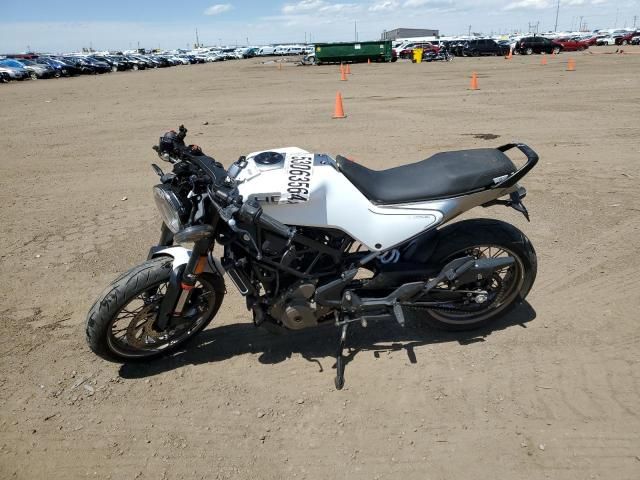 2023 Husqvarna Vitpilen 401/SVARTPILEN 401