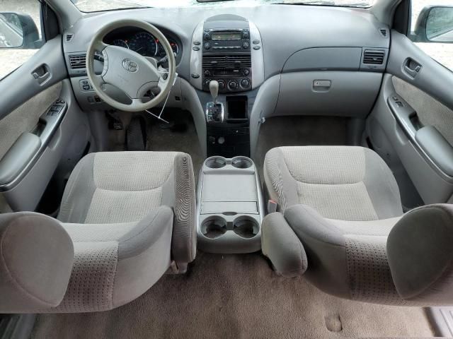 2010 Toyota Sienna CE