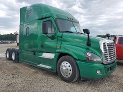 Salvage trucks for sale at Houston, TX auction: 2017 Freightliner Cascadia 125