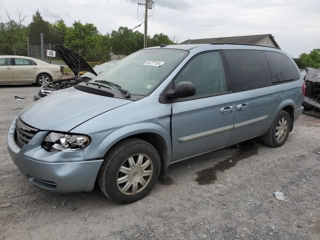 2005 Chrysler Town & Country Touring