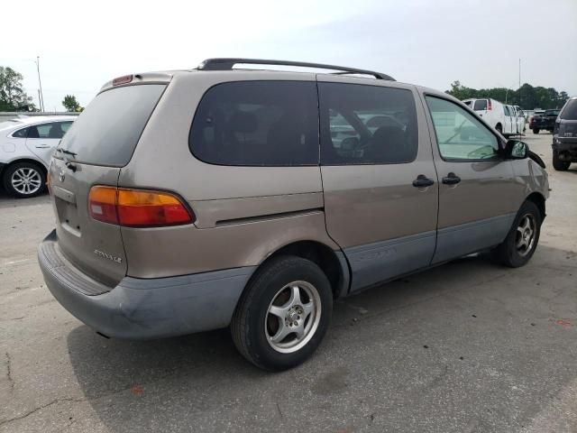 1998 Toyota Sienna LE