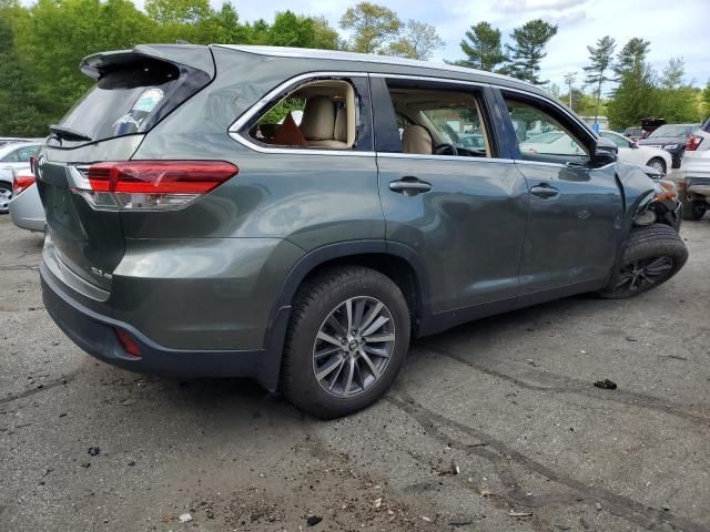 2019 Toyota Highlander SE