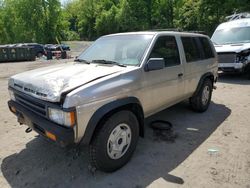 Salvage cars for sale from Copart Marlboro, NY: 1995 Nissan Pathfinder LE