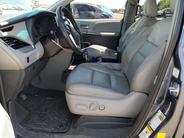 2016 Toyota Sienna LE