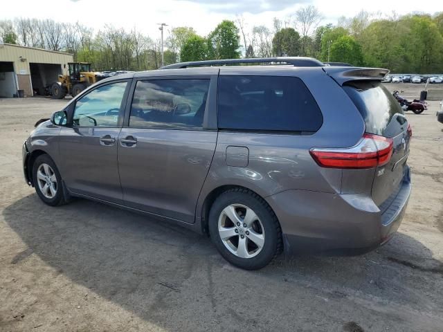 2016 Toyota Sienna LE