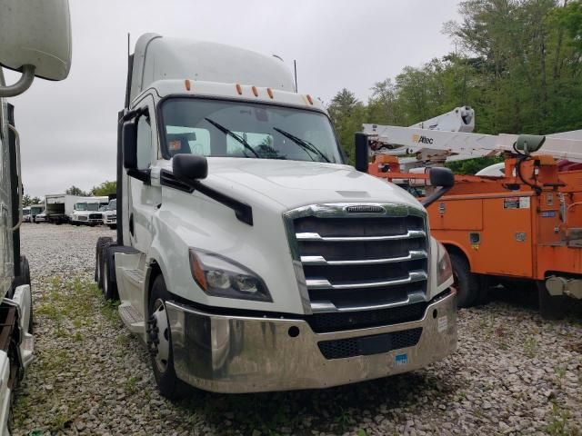 2020 Freightliner Cascadia 126