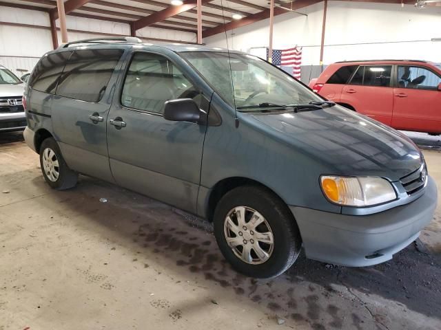 2001 Toyota Sienna LE