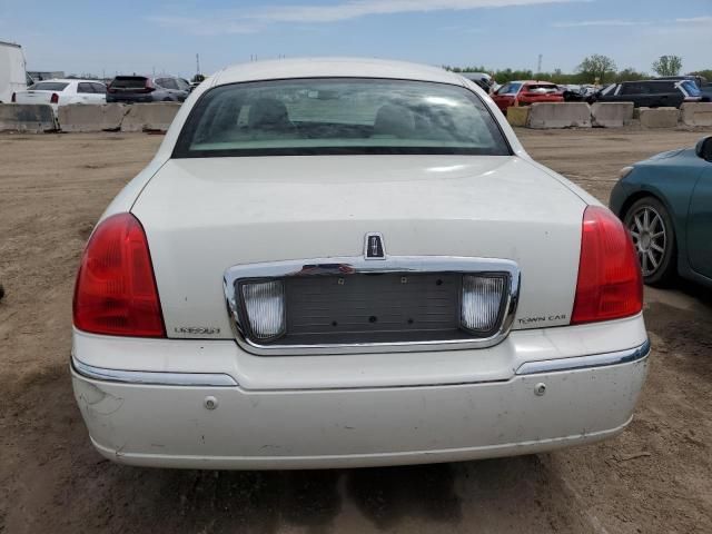 2005 Lincoln Town Car Signature