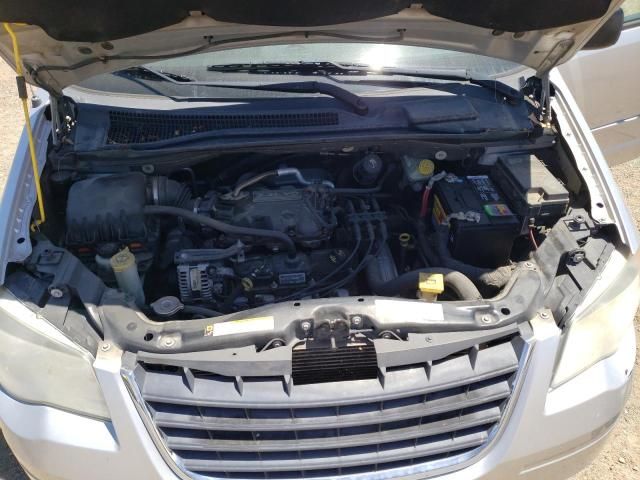 2008 Chrysler Town & Country LX