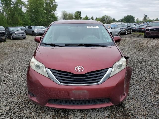 2011 Toyota Sienna LE