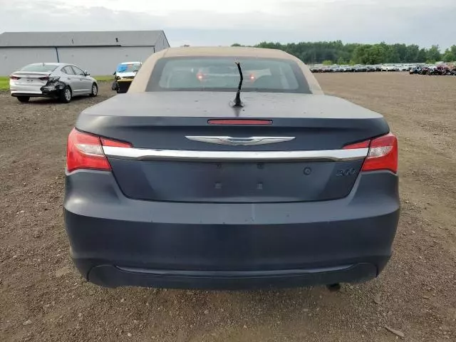 2013 Chrysler 200 Touring