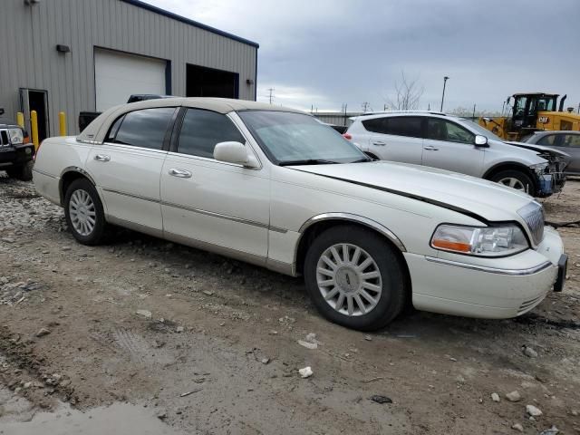 2005 Lincoln Town Car Signature Limited