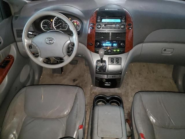 2005 Toyota Sienna XLE