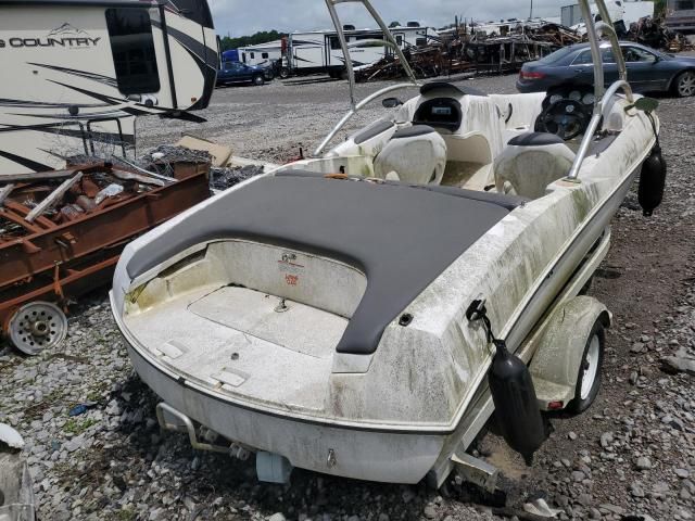 2001 Yamaha Boat