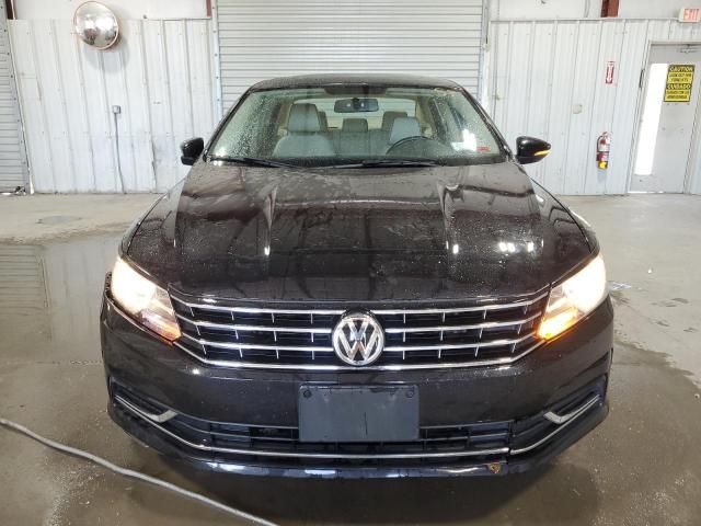 2017 Volkswagen Passat SE