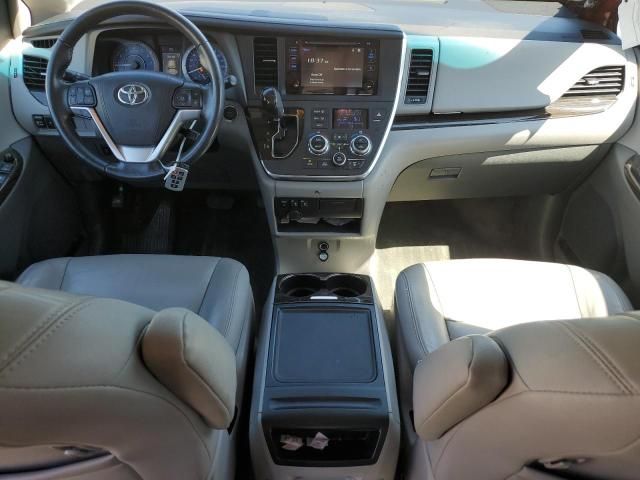 2016 Toyota Sienna XLE