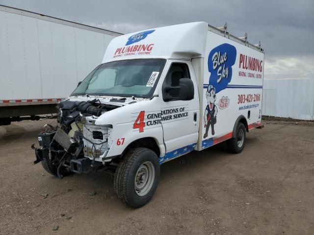 2017 Ford Econoline E350 Super Duty Cutaway Van