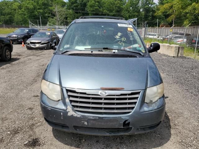 2005 Chrysler Town & Country Touring