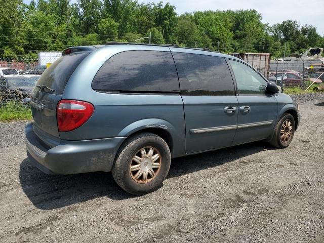 2005 Chrysler Town & Country Touring