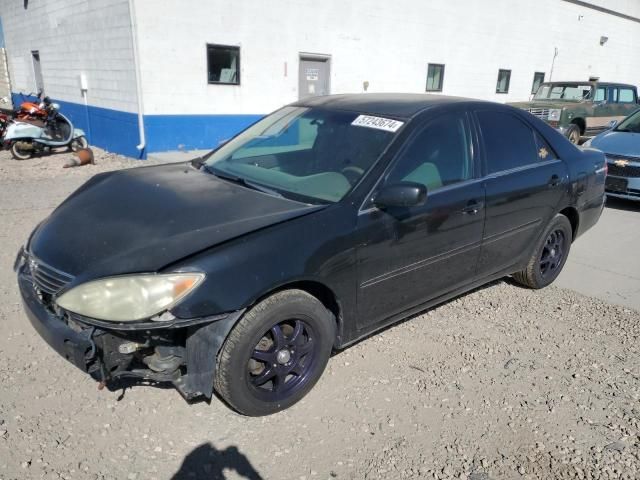 2005 Toyota Camry LE