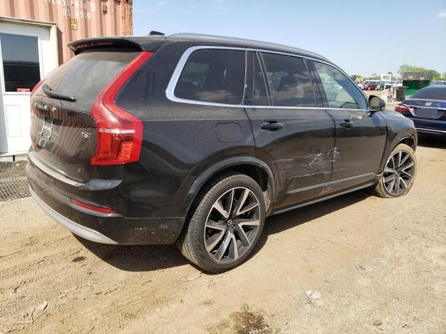 2022 Volvo XC90 T6 Momentum