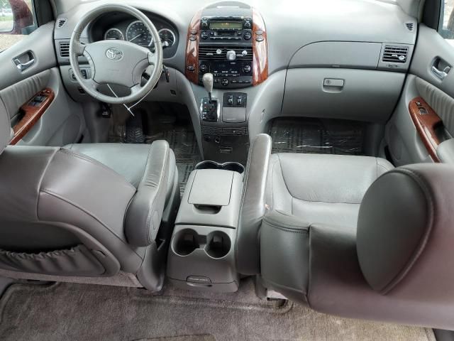 2005 Toyota Sienna XLE