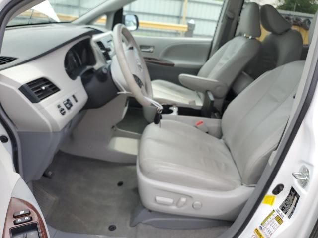 2013 Toyota Sienna XLE