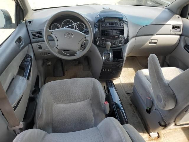 2005 Toyota Sienna CE