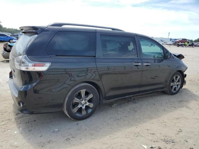 2016 Toyota Sienna SE