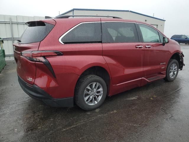 2021 Toyota Sienna XLE