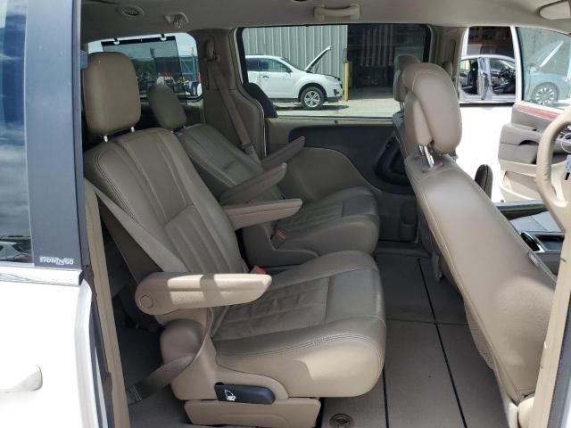 2012 Chrysler Town & Country Touring L