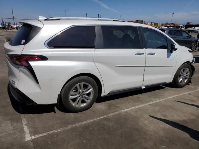 2022 Toyota Sienna Limited