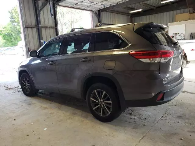 2017 Toyota Highlander SE